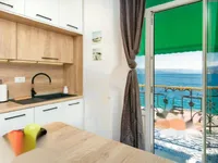 Недвижимость Двухкомнатная квартира в центре: 3