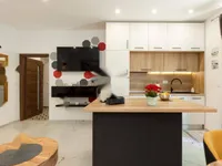 Недвижимость Двухкомнатная квартира в центре: 4