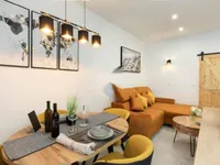 Недвижимость Двухкомнатная квартира в центре: 5