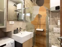 Недвижимость Двухкомнатная квартира в центре: 10