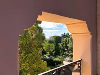 Недвижимость Трёхкомнатная квартира в центре: 8