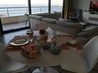 Недвижимость Двухкомнатная квартира в центре: 8