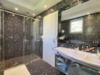 Недвижимость Четырехкомнатная квартира, Опатия: 14