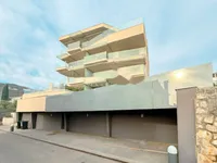 Недвижимость Трехкомнатная квартира Центр: 1