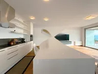 Недвижимость Трехкомнатная квартира Центр: 18