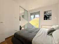 Недвижимость Трехкомнатная квартира Центр: 33