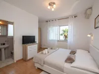 Недвижимость Четырехкомнатная квартира Центр: 17