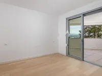 Недвижимость Двухкомнатная квартира Центр: 13