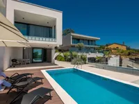 Недвижимость Многоквартирный дом Вепринац: 1