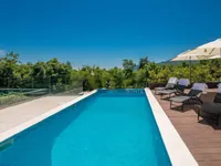 Недвижимость Многоквартирный дом Вепринац: 2