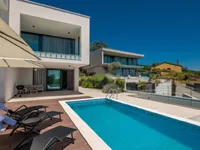 Недвижимость Многоквартирный дом Вепринац: 1