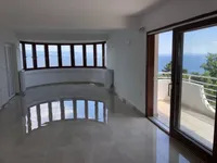 Недвижимость Трехкомнатная квартира Центр: 7