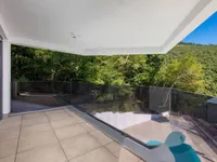 Недвижимость Трёхкомнатная квартира в центре: 1