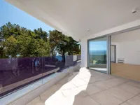 Недвижимость Трёхкомнатная квартира в центре: 2