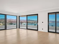 Недвижимость Четырехкомнатная квартира, центр, Опатия: 2