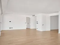 Недвижимость Четырехкомнатная квартира, центр, Опатия: 13