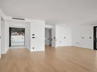 Недвижимость Четырехкомнатная квартира, центр, Опатия: 14