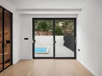 Недвижимость Четырехкомнатная квартира, центр, Опатия: 18