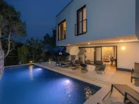 Недвижимость Многоквартирный дом в центре Опатии: 18