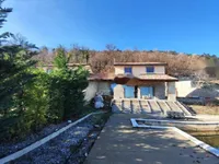 Недвижимость Многоквартирный дом Поляне: 6