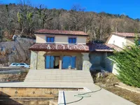 Недвижимость Многоквартирный дом Поляне: 7