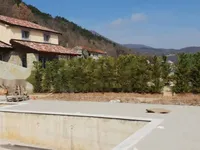 Недвижимость Многоквартирный дом Поляне: 9