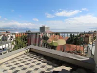 Недвижимость Трехкомнатная квартира в центре Опатии: 9