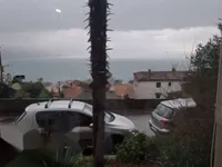 Недвижимость Двухкомнатная квартира в центре: 1