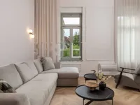 Недвижимость Двухкомнатная квартира у моря: 1