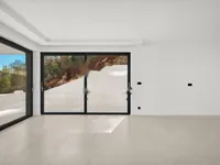 Недвижимость Четырехкомнатная квартира Центр: 14