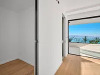 Недвижимость Четырехкомнатная квартира Центр: 25