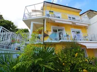 Недвижимость Многоквартирный дом Опатия: 2