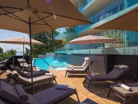 Недвижимость Двухкомнатная квартира в центре: 4