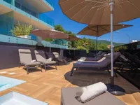 Недвижимость Двухкомнатная квартира в центре: 19