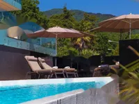 Недвижимость Двухкомнатная квартира в центре: 20