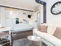 Недвижимость Двухкомнатная квартира в Центре: 9