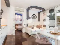 Недвижимость Двухкомнатная квартира в Центре: 11