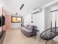 Недвижимость Трехкомнатная квартира в Центре: 2