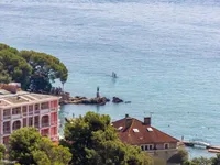 Недвижимость Трехкомнатная квартира в центре: 2