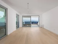 Недвижимость Трехкомнатная квартира в центре: 5