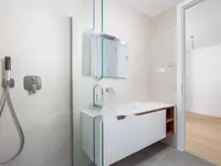 Недвижимость Трехкомнатная квартира в центре: 9