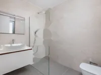 Недвижимость Трехкомнатная квартира в центре: 16