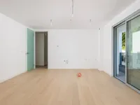 Недвижимость Трехкомнатная квартира в центре: 21