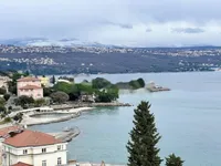 Недвижимость Трехкомнатная квартира, Центр: 5