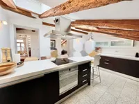 Недвижимость Трехкомнатная квартира, Центр: 9