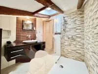 Недвижимость Трехкомнатная квартира, Центр: 13