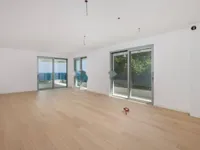 Недвижимость Трехкомнатная квартира Центр: 8