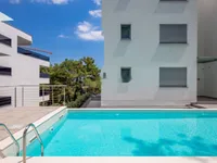 Недвижимость Трехкомнатная квартира в Центре: 9