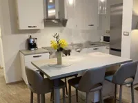 Недвижимость Двухкомнатная квартира Центр: 2