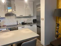 Недвижимость Двухкомнатная квартира Центр: 3